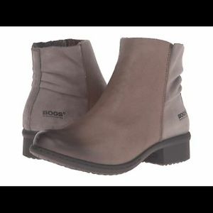 Women’s Carly low bogs size 7.5
